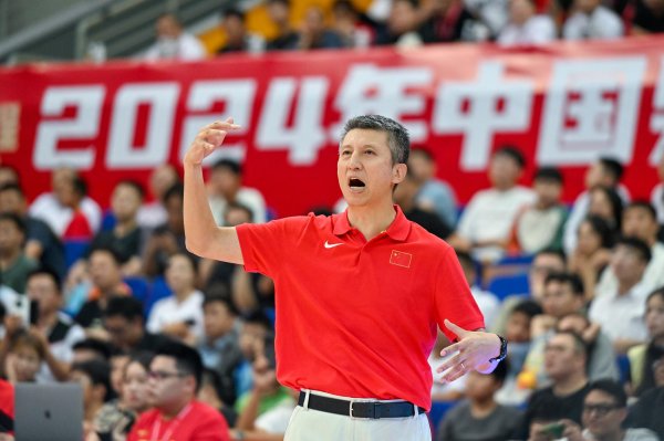 中证策略 篮协主席：各地看完球员 郭导首先说的是花了协会不少钱不好意思