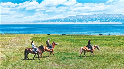 慧眼智行 大美新疆今更美