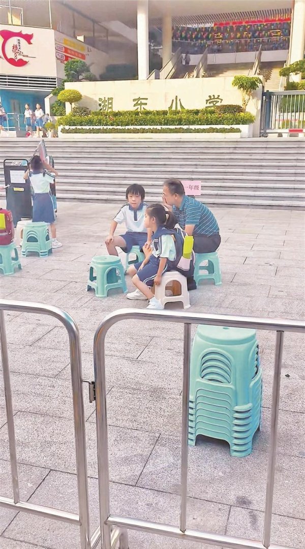 本财配资 网友盛赞他是“深圳最接地气的校长”