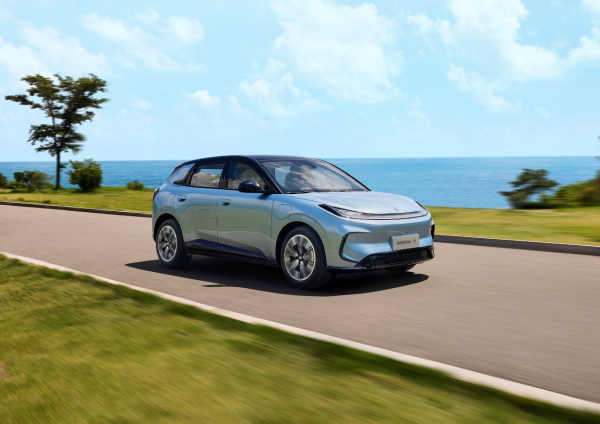 華鑫證券 极狐T1热销背后的电池密码：因湃如何重新定义安全与可靠